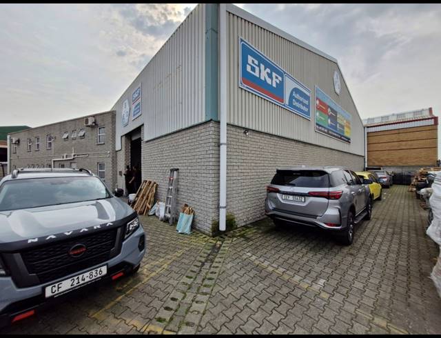 1,000M² WAREHOUSE TO LET IN STIKLAND INDUSTRIAL